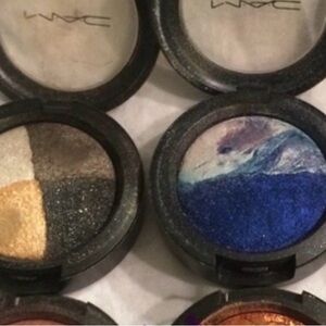 MAC Cosmetics Dual-Tone Blue and Silver Shimmer Eyeshadow